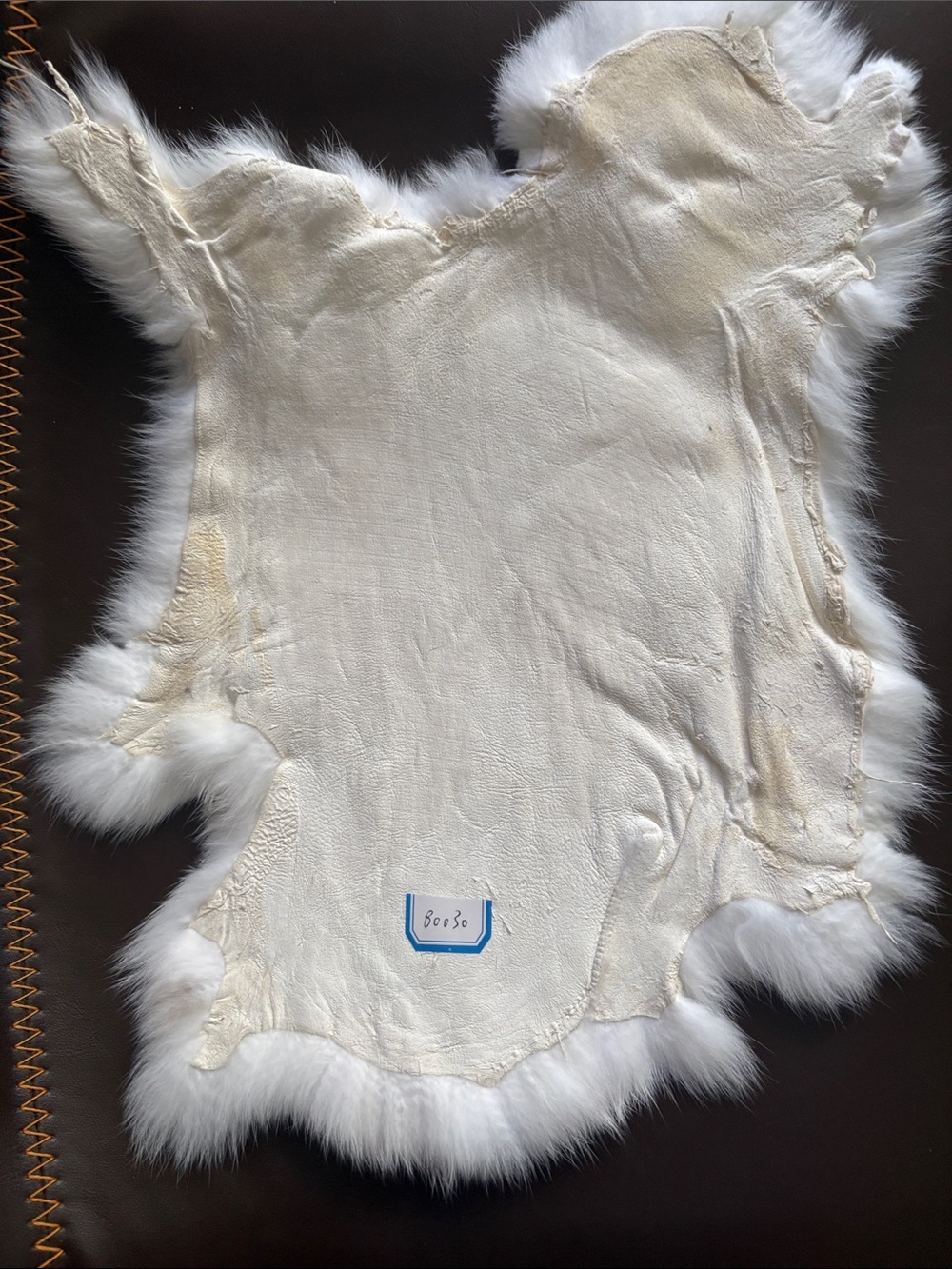 B0030 rabbit pelt decor crafts - Picture 3 of 3